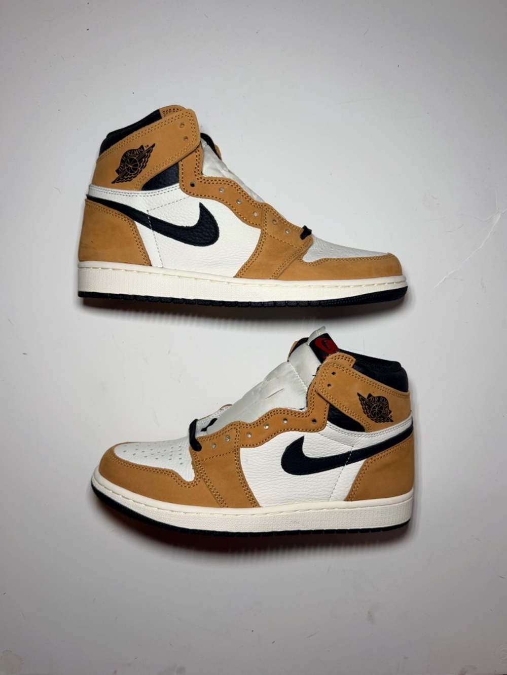 DS Air Jordan 1 Retro High OG Rookie of the Year 555088 700 Rookie Of The Year